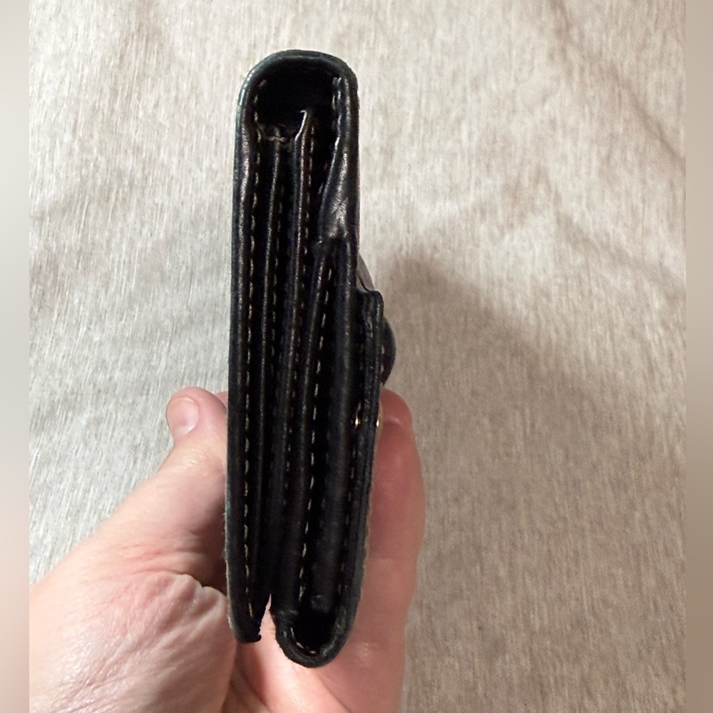 VINTAGE GUCCI LEATHER LONG WALLET W/ CHAIN - Picture 8 of 13